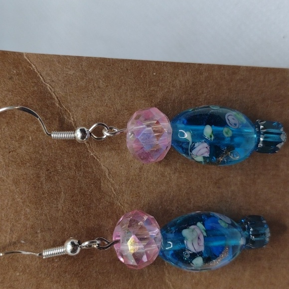 Oblong lampwork bead with pink flowers - Picture 2 of 2